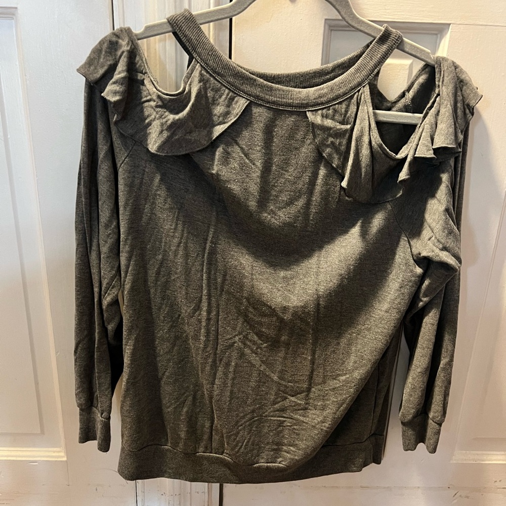 Women’s Gray Express Open Shoulder Shirt Size Medium